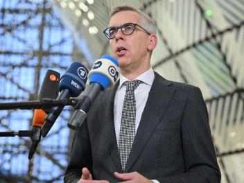 El ministro del Interior de Luxemburgo, Leon Gloden, asiste a la reunión de ministros del ramo de la Unión Europea, el 8 de diciembre de 2025, en Bruselas.