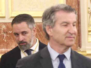 El presidente del PP, Alberto Núñez Feijóo, y el de Vox, Santiago Abascal.