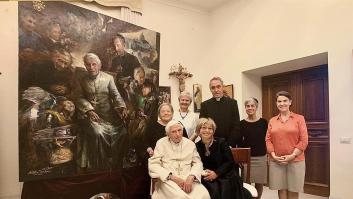 El papa pide rezar por Benedicto XVI: "Está muy enfermo"