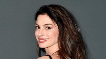 Apenas son unos segundos pero las redes están ardiendo bien con el vídeo de Anne Hathaway bailando