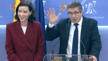 Patxi López reacciona veloz a la pregunta de un periodista: levanta la mano y da esta respuesta