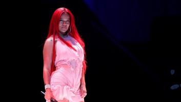 Karol G destapa el 'photoshop' que le han hecho en una portada: "Mi cuerpo no se ve así"