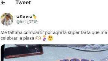 Su madre le hace una tarta para celebrar su plaza en el hospital y la gente alucina: ojo al detalle