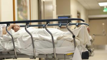 Le amputan las piernas después de ir al hospital por un resfriado