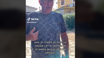 Se hace un tatuaje con el nombre de su marido y su reacción es... bueno, mejor verlo