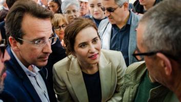 Las caras, Juan, las caras: 'Recupera Madrid' se cuela en un mitin de Ayuso y lo que pasa es tremendo