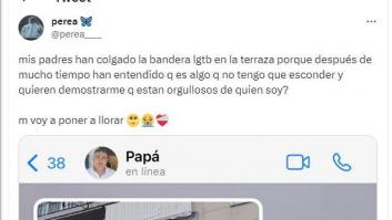 Cuelgan la bandera arcoíris en el balcón en honor a su hijo y el WhatsApp que le mandan emociona