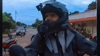 Un motero español sufre el infierno de las colas en gasolineras en Venezuela: delirante