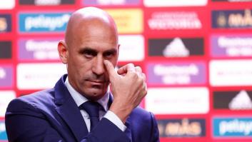 Rubiales pide "disculpas" por "errores evidentes" pero mantiene que fue un beso "mutuo y consentido"