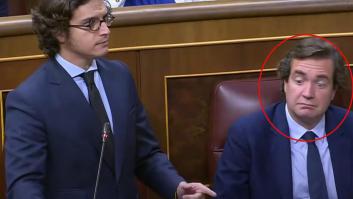 Ojo a la reacción de un diputado del PP cuando escucha hablar a Figaredo (Vox): su cara lo dice todo