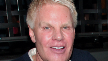 Acusan al exresponsable de Abercrombie & Fitch de explotar a hombres por sexo