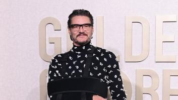 Pedro Pascal, con cabestrillo en los Globos de Oro y un mensaje en las uñas que pocos vieron