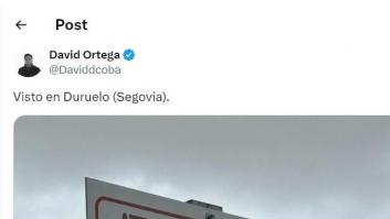 El cartel que han colocado en un pueblo de Segovia es para que algunos lo impriman y se lo estudien