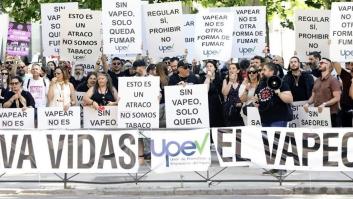 Representantes del sector del vapeo se manifiestan para denunciar la "demonización sistemática" que sufren