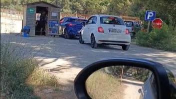 La lía por lo que vale un parking para entrar a una playa de Mallorca