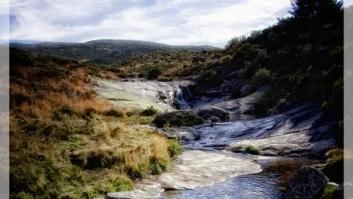 El pueblo de Castilla y León que esconde un paraíso de piscinas naturales de aguas cristalinas