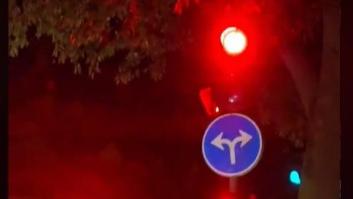 Este semáforo en Cuenca es surrealista: saca de quicio a cualquiera