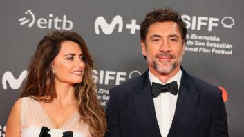 Javier Bardem y Penélope Cruz emocionan y se emocionan con el discurso de él al recoger el Premio Donostia