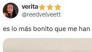 Una chica enseña cuál es el regalo que le ha hecho su novia y las redes se derriten de amor