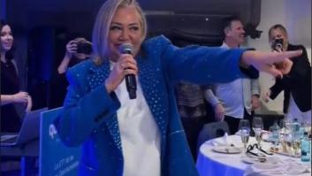 Belén Esteban aparece por sorpresa en una cena de empresa y los deja a todos boquiabiertos