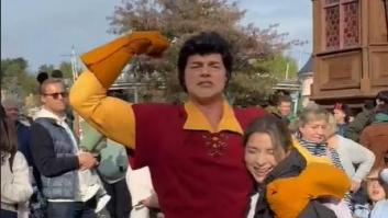 Le dice a un personaje de Disney que es de Sevilla y su reacción es una maravilla