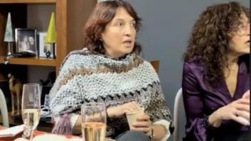 Las caras de una familia al escuchar a Cristina Pedroche decir que su vestido es de leche materna justo en el momento de comer las uvas: "¡Cambia!"