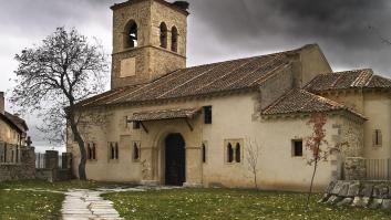 Denuncian que un párroco de Segovia niega la comunión a feligreses por ser homosexuales