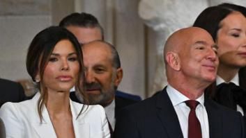 Críticas a Lauren Sánchez, novia de Jeff Bezos, por presentarse con un corsé en la toma de posesión de Trump