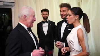 Carlos III y Camila, de cena sostenible con Stanley Tucci y los Beckham