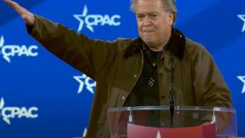 Hay algo de Elon Musk que sí le gusta a Steve Bannon: el saludo nazi