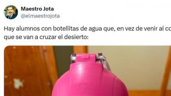 Un maestro enseña cómo es la botella de agua de uno de sus alumnos y se lleva todos los 'me gusta'