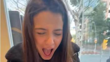 Recibe un DNI catalán como regalo de cumpleaños y la cara que se le queda es para enmarcar