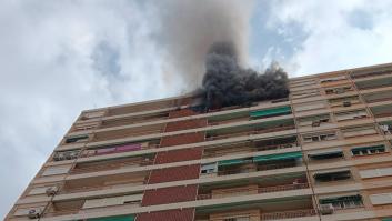 Un incendio destruye una vivienda en un edificio del barrio de Campanar (Valencia)