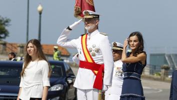 Letizia estrena un vestido 'boho' perfecto para el verano para arropar a Leonor