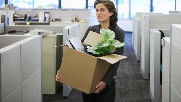 La despiden por no contar que era la novia del jefe: ahora la empresa debe elegir entre 2 opciones