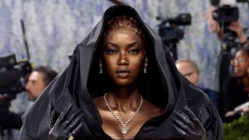 La modelo Anok Yai desvela cómo se hizo el maquillaje más impactante de la Gala Met: "Una 'madonna' negra en el mundo Trump"