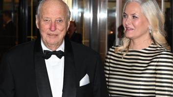 Harald de Noruega quita hierro al vínculo de Mette-Marit con Epstein y recuerda que "está gravemente enferma"