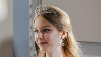 Los detalles del gran debut de Eléonore de Bélgica en el que adelantó a su hermana mayor, la heredera Elisabeth: tiara de 26.000 euros y un toque español