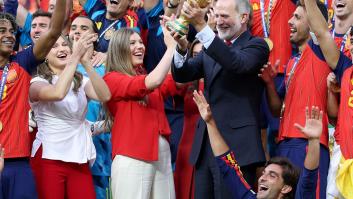 La infanta Sofía lo vuelve a hacer: su emoción al levantar la copa del mundo con los jugadores