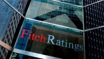 Fitch rebaja tres escalones la nota de España y la deja a dos pasos del 'bono basura'