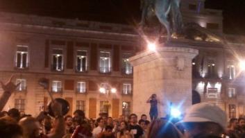 Rescate del Eurogrupo: 500 personas en Sol, la oposición pide explicaciones