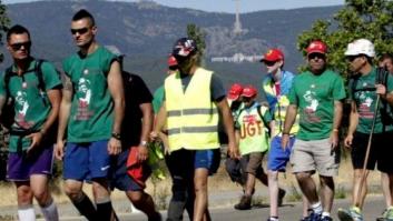 Cientos de personas ovacionan a los mineros en su llegada a la Comunidad de Madrid