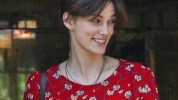 Vestidos de verano perfectos, sandalias y pantalones tobilleros: los looks de chica normal de Keira Knightley (FOTOS)