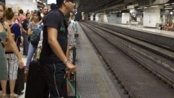 Huelga de trenes: Los sindicatos cifran el seguimiento en un 90%; Fomento, en un 20%