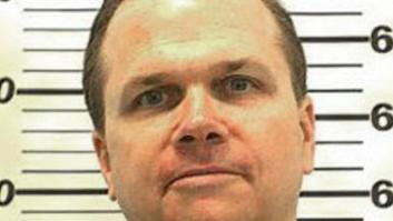 Denegada por séptima vez la petición de libertad para David Chapman, asesino de John Lennon (VÍDEO)