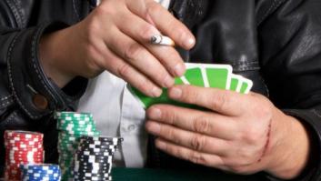 Cospedal asegura que no se cambiará la ley antitabaco y Sanidad afirma que "se valorará"