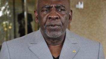 Cheick Modibo Diarra, el primer ministro de Mali, es arrestado por golpistas de su país y dimite