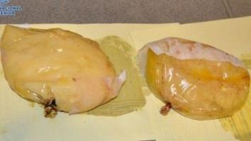 La Policía detiene a una mujer en El Prat con prótesis mamarias de cocaína