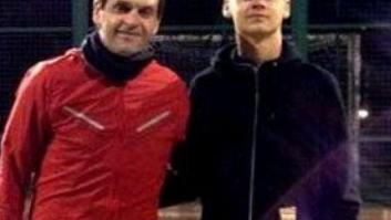 Tito Vilanova reaparece jugando al pádel con su hijo Adrià