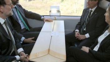 Cuatro horas juntos: Rajoy y Mas se reencuentran ante el príncipe Felipe en una inauguración